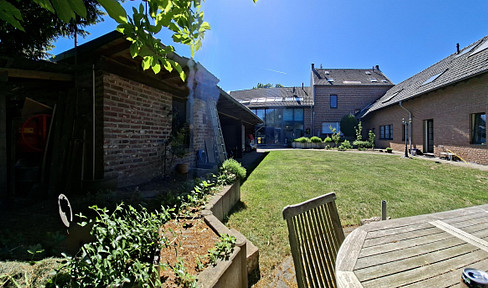 Unique opportunity: Purchase a residential complex in Nettetal – consisting of 4 detached houses.