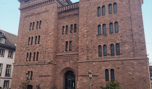 Living in a historic setting, Mainz Provision Store - 5 rooms, 175m² - no agency fees.