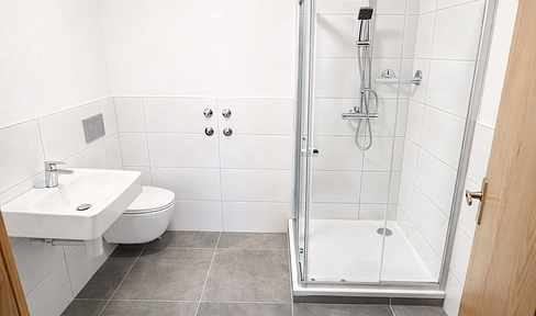 Bright and spacious 2-room apartment with an additional room in Untersteinbach, just 100 meters from the outdoor swimming pool.