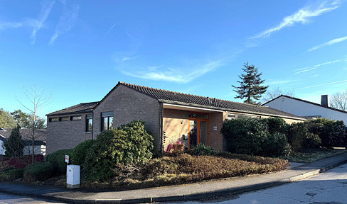 Detached house designed as a corner bungalow in AC-Laurensberg.