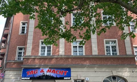 Rendite trifft Wohntraum: Einzelhandelsgeschäft und 4-Zi-Wohnung im Verkauf