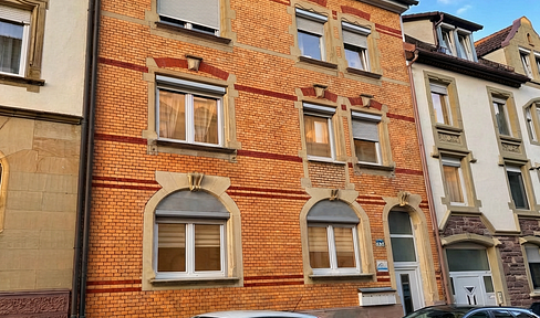 4-Familienhaus modernisiert und mit Hinterhaus