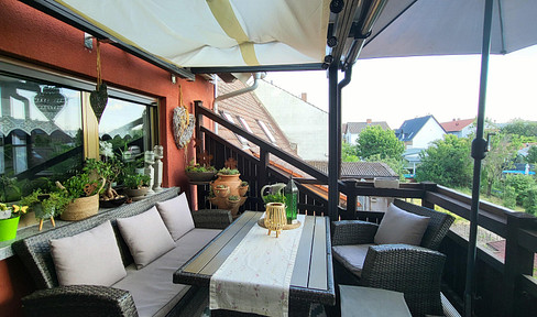 Beautiful apartment with a balcony overlooking greenery, 3.5 rooms, 1st floor, bathroom with natural light, cellar, non-smoking, no pets allowed.