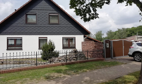 Einfamilienhaus plus Ferienhäuschen