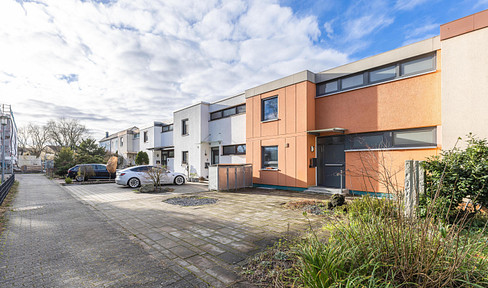 Terraced house in a quiet location, Aschaffenburg, Nilkheim. Accessible for people with disabilities.