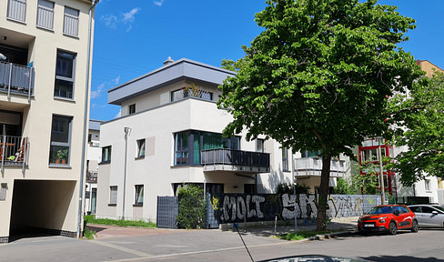 Helle Etagenwohnung sucht neuen Mieter.