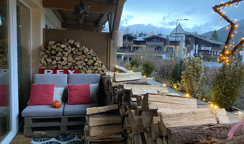 Provisionsfrei - große Wohnung mit Terrasse, Balkonen und Garten