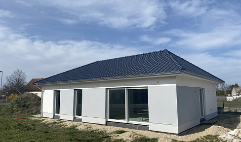 Provisionsfrei, Erstbezug, Charmanter Bungalow inkl. Grundstück in Sonnewalde-Münchhausen!