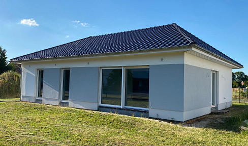 Provisionsfrei, Erstbezug, Charmanter Bungalow inkl. Grundstück in Sonnewalde-Münchhausen!