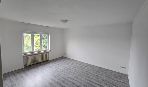 3-room apartment (110 m²) in the heart of Korschenbroich – no commission fees.