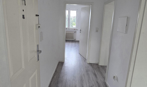 3-room apartment (110 m²) in the heart of Korschenbroich – no commission fees.