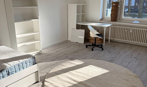 Erstbezug | Möbliertes WG-Zimmer in kernsanierter Wohnung – Düsseldorf Mörsenbroich