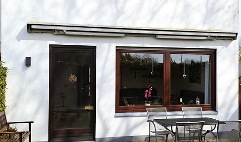 Beautiful end-of-terrace house in a fantastic location in Hittfeld, for sale directly from the owner.