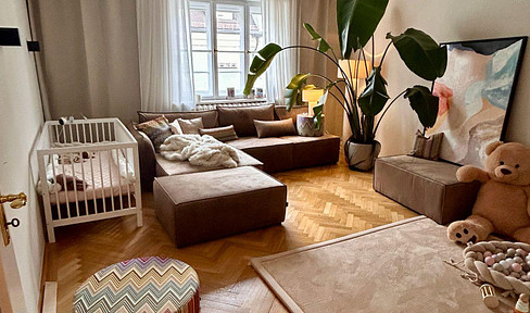 Traumhafte vollständig möblierte 4 Zimmer Wohnung mit Balkon in Schwabing