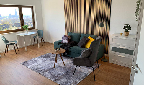 Attraktive möblierte 1,5 Zimmer Wohnung mit Balkon und Panomarablick / Erstbezug nach Renovierung