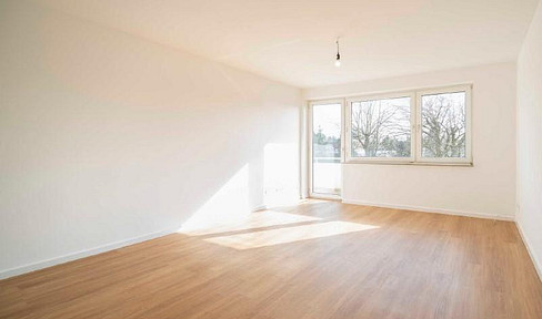 Bright 3-room apartment in Wedel – with balcony, elevator, and garage.