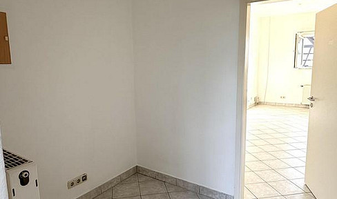 Charming 1-bedroom apartment in Bruchköbel, with fitted kitchen.