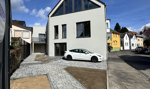 High-quality 3-room apartment with a sun terrace in an architect-designed building in Bonn-Schweinheim.