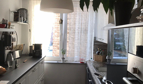 Attractive 3-room apartment in the city center - for sale by owner.