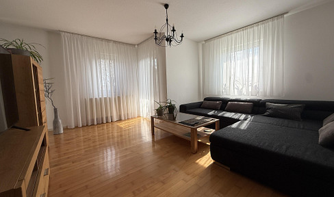 ***NO COMMISSION FEES*** Well-maintained 4-room apartment for sale, located on the outskirts of Illertissen.