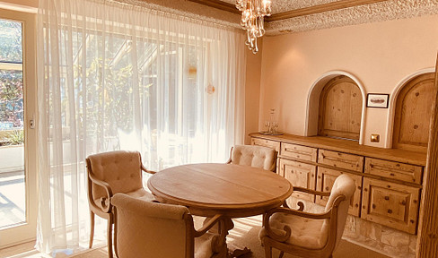 Exklusive 3,5-Zimmer-Maisonette-Architektenwohnung mit besonderem Wohnambiente in Sindelfingen