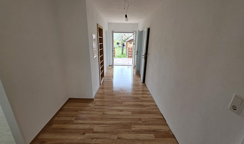 Newly renovated 3-room apartment on the ground floor with a garden.
