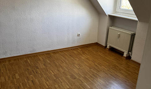 Charming 2.5-room attic apartment with a cozy atmosphere.