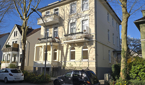 Beautifully renovated apartment in a historic building – brand new and available for the first time, located in a highly desirable residential area.