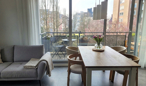 NO COMMISSION: 2-room apartment with balcony, garden & garage in Sachsenhausen.