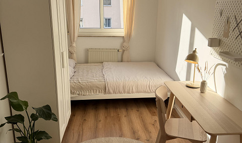 Furnished room in a shared apartment in Augsburg/Göggingen – close to tram line 1, stylish and centrally located.