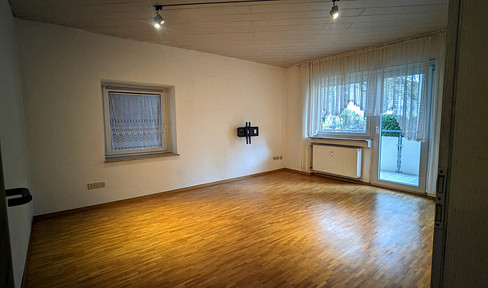 Commission-free: 3-room apartment with balcony – a solid foundation and potential.