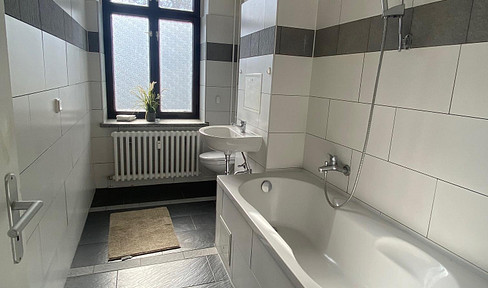 Immediately available and with no agency fees - 1.5-room apartment on the 1st floor in Berlin Adlershof.