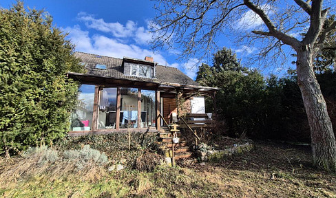 No fees, no commission: Detached house with garage in Berlin-Rudow.