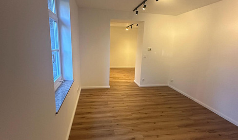 FIRST OCCUPANCY after renovation / GARDEN and terrace, central location.