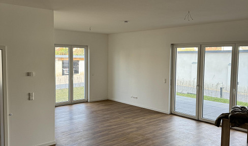 Ruhige Erdgeschoss Wohnung mit kleinem Garten