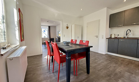 Ready-to-move-in 2-room apartment with stylish furnishings and a conservatory – Wuppertal-Elberfeld.