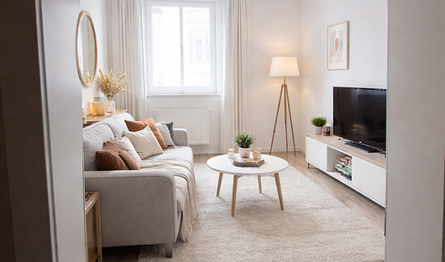 Renovated 2-room apartment for rent.