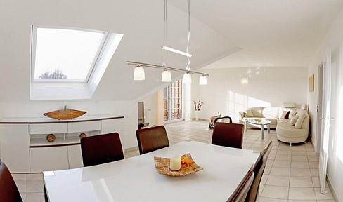 Duplex apartment with a garden, carport, and stunning panoramic views – live like you're in your own house.