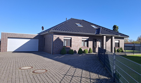 Bungalow, 175 square meters, with a finished attic floor.