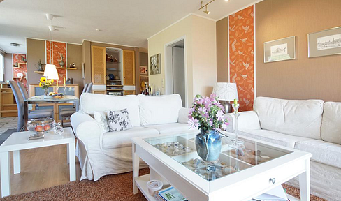 Helle teilmöblierte 2 Zimmer DG- Wohnung mit tollem Mosel- und Burgblick