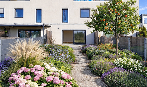 Exclusive terraced house with a south-facing garden and unobstructed natural views in TELTOW - on the city border.