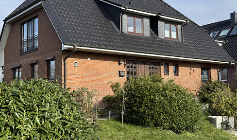 Modernized single-family or duplex house with a view of the fields - NO COMMISSION FEES.