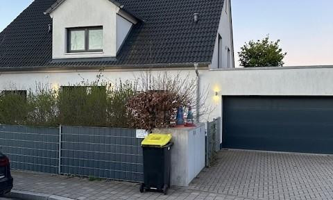 Detached house for sale.