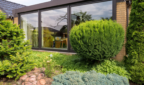 Secure a large house with a basement and attractive KfW funding now!