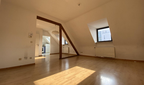 Bright attic apartment in the city center of Mönchengladbach.