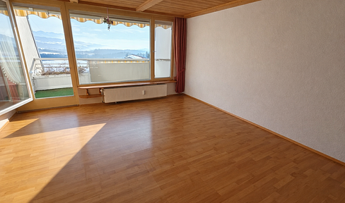 No fees: Bright 1-bedroom apartment with a separate second room, access to an indoor pool, sauna, and mountain views.