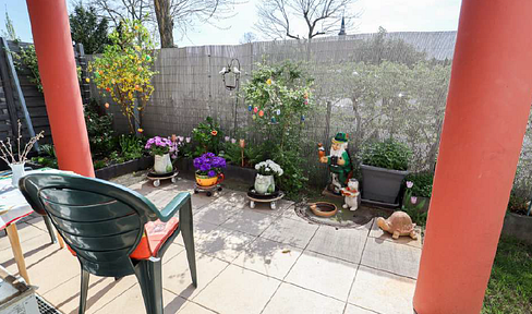 Accessible 2-room apartment with a sunny terrace and private garden, located in a supported living facility.