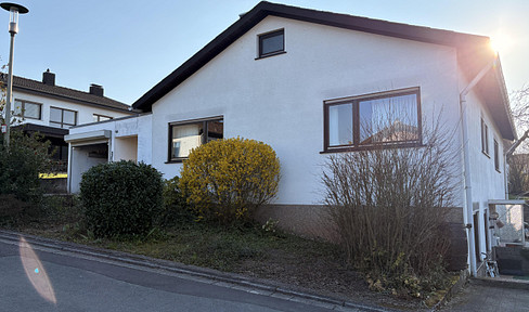 Detached house with a separate apartment.