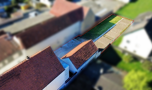 Quiet building plot in a secondary location – 420 m² with a positive preliminary building inquiry – commission-free.