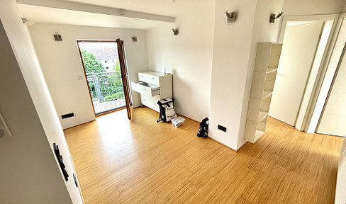 Rooftop apartment in Darmstadt-Bessungen.
(Alternatively: Apartment with a rooftop view in Darmstadt-Bessungen.)
